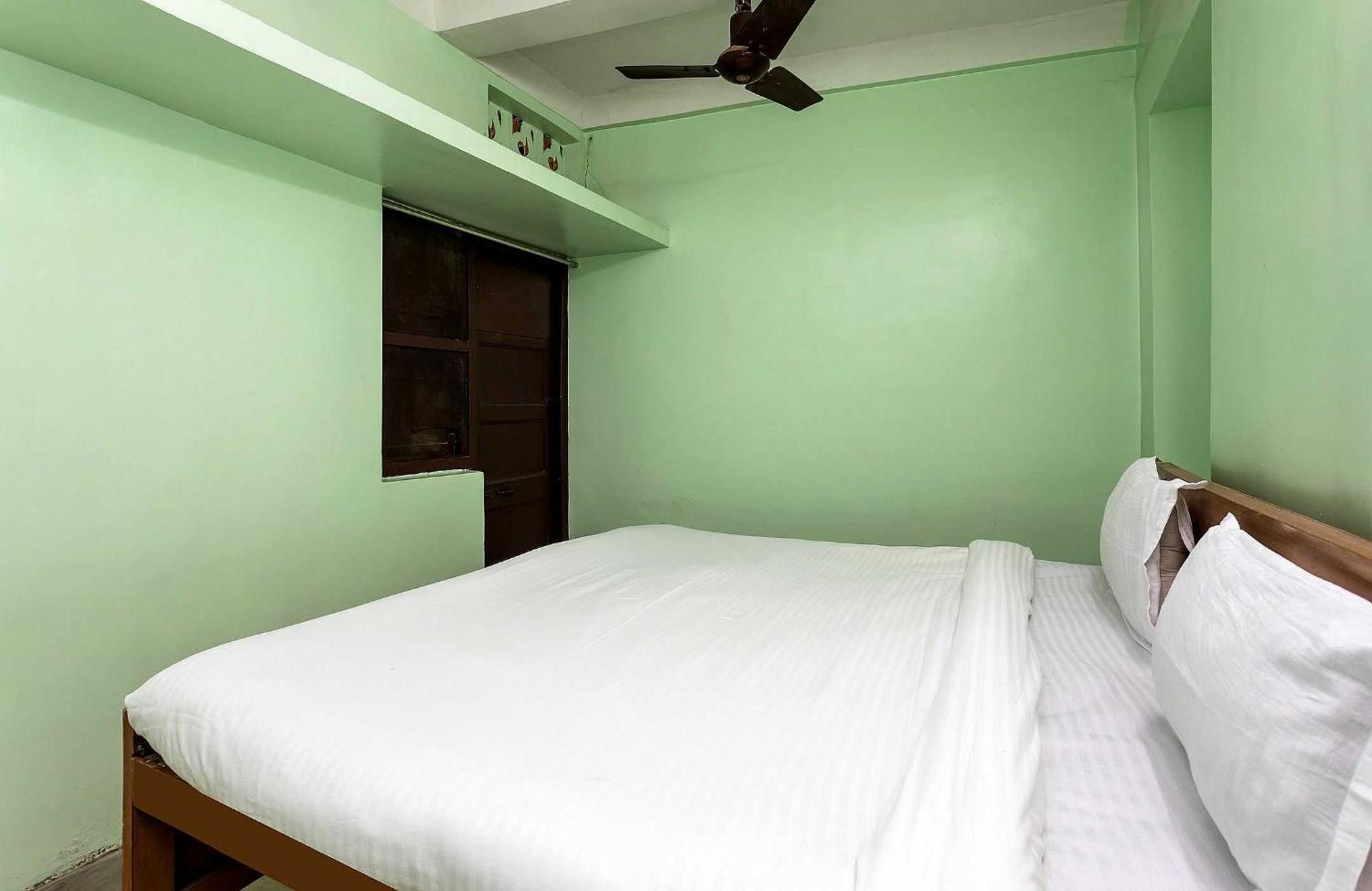 SPOT ON 36557 Hotel Sawera Indore Exterior foto