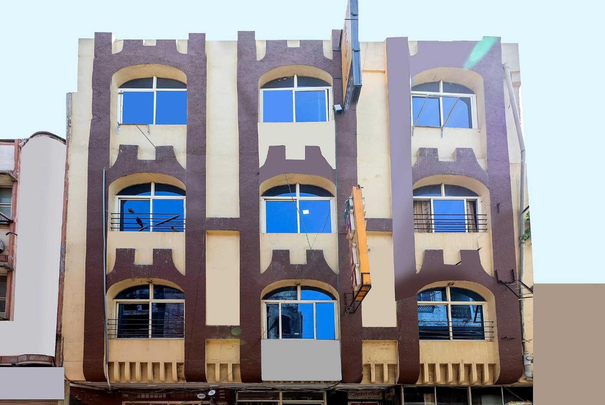 SPOT ON 36557 Hotel Sawera Indore Exterior foto