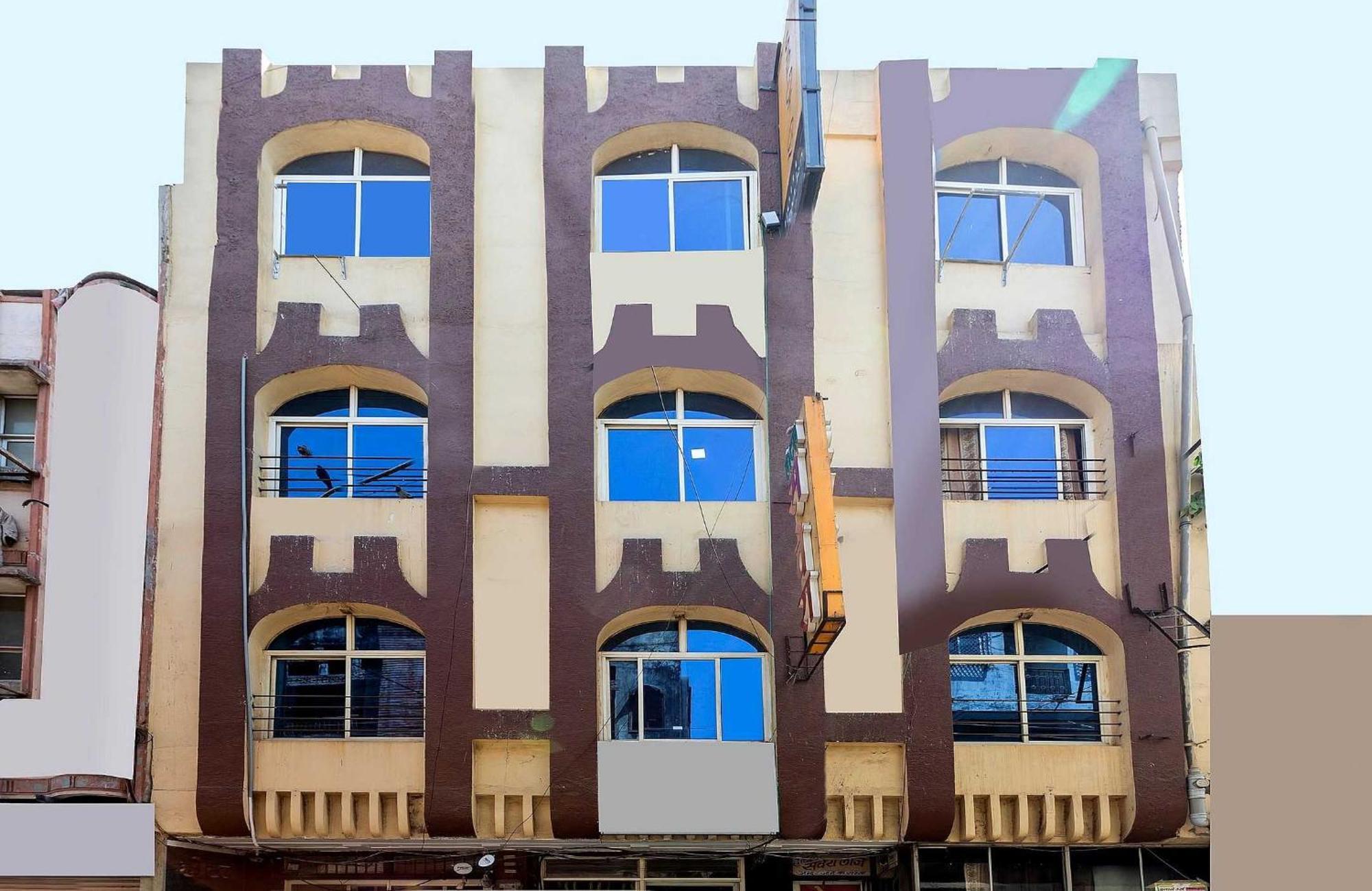 SPOT ON 36557 Hotel Sawera Indore Exterior foto