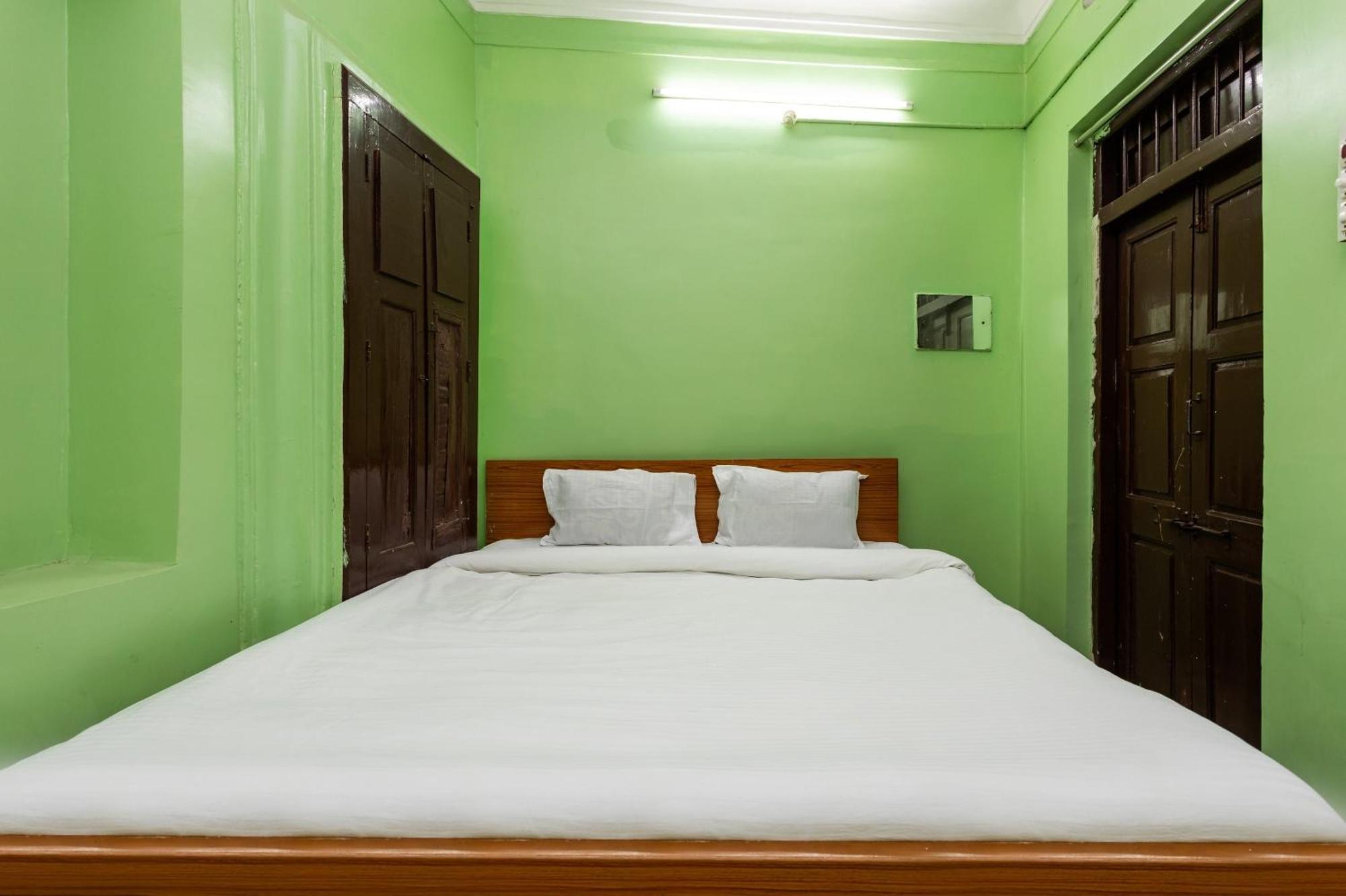 SPOT ON 36557 Hotel Sawera Indore Exterior foto